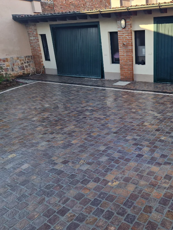 posa-realizzazione-pavimenti esterni-bergamo